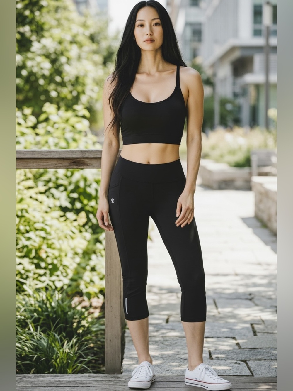 Cropped leggings in a thin mesh fabric